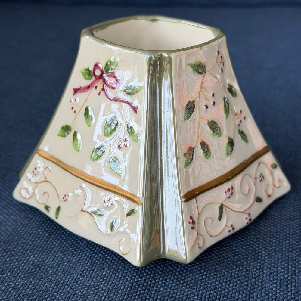 Yankee Candle Ceramic Candle Shade Topper Holly Berries Holiday Lamp Shade READ